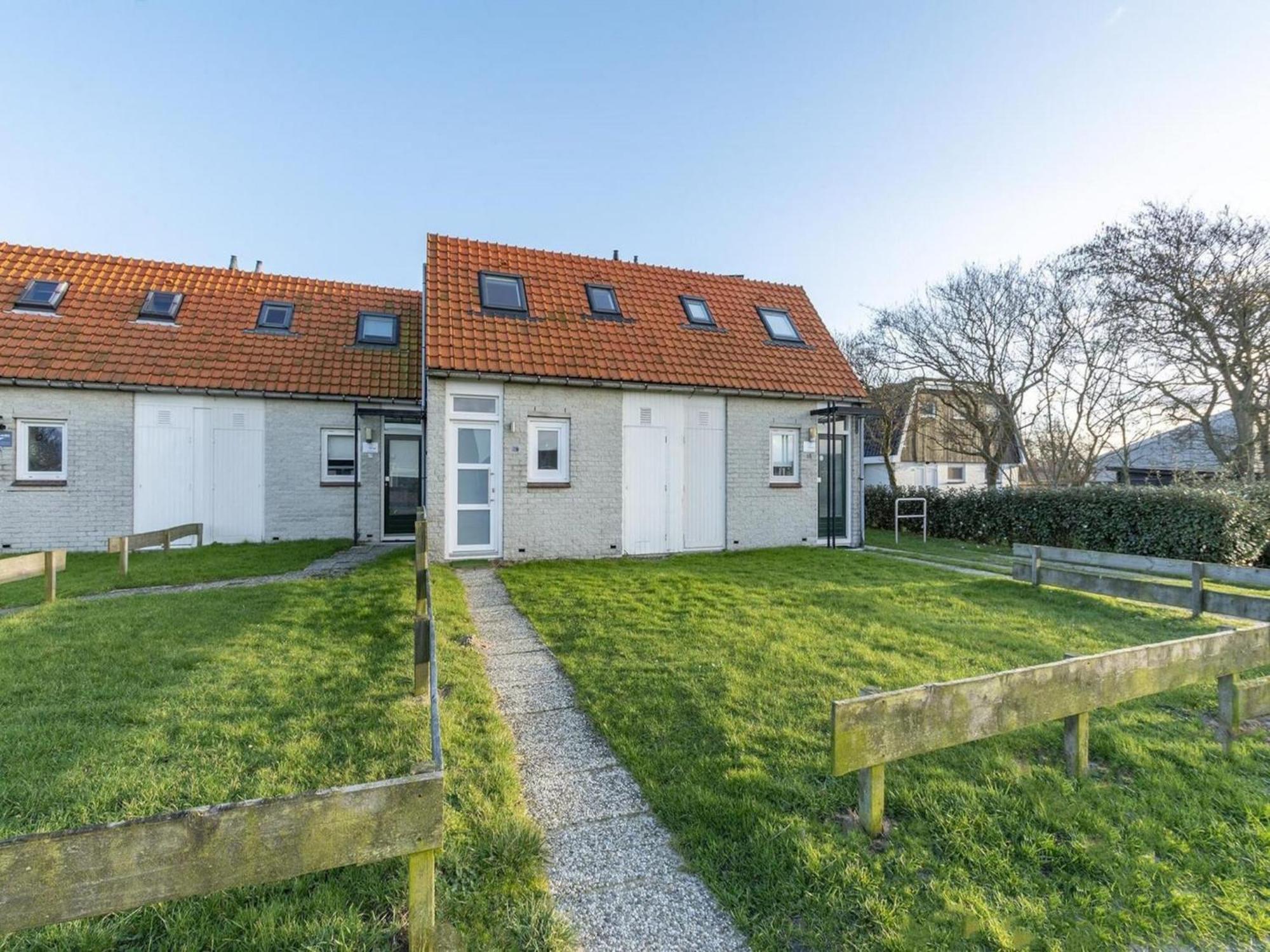 Cozy Holiday Home With Lawn Callantsoog Exterior photo